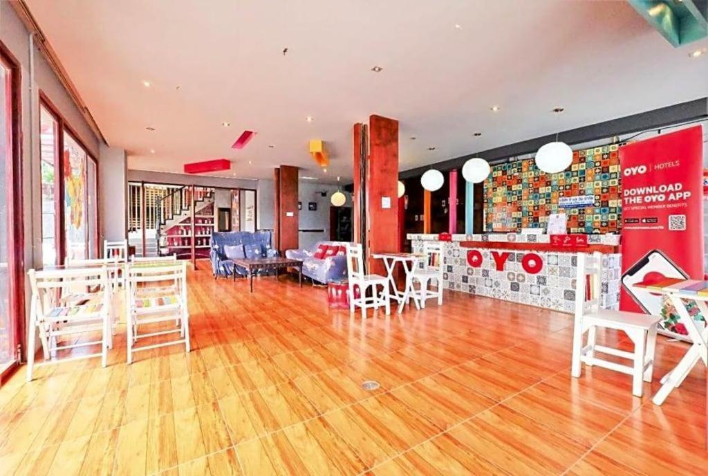 Oyo 292 The Oddy Hip Hotel Patong Exterior photo