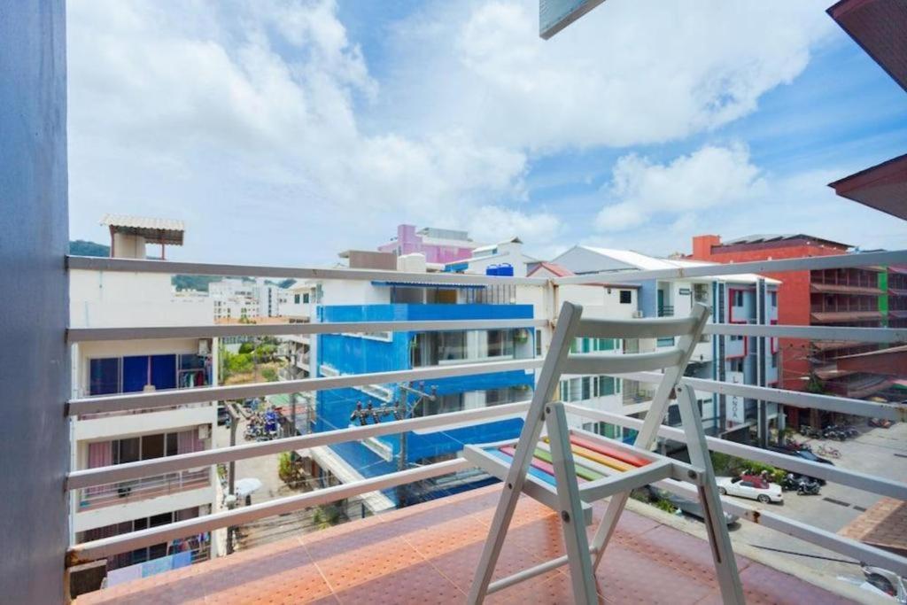 Oyo 292 The Oddy Hip Hotel Patong Exterior photo