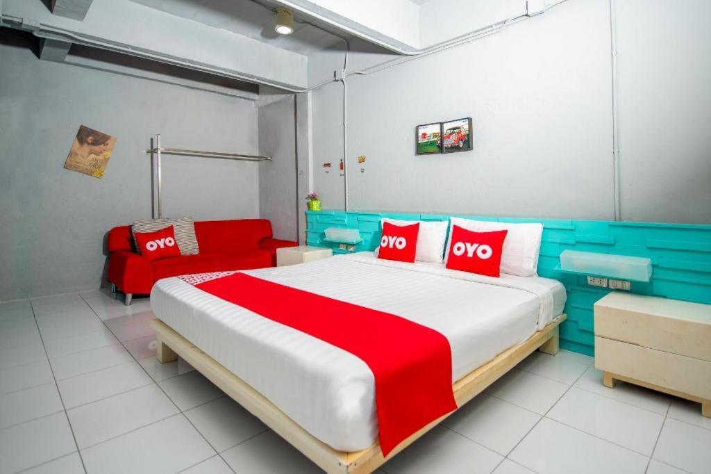 Oyo 292 The Oddy Hip Hotel Patong Exterior photo